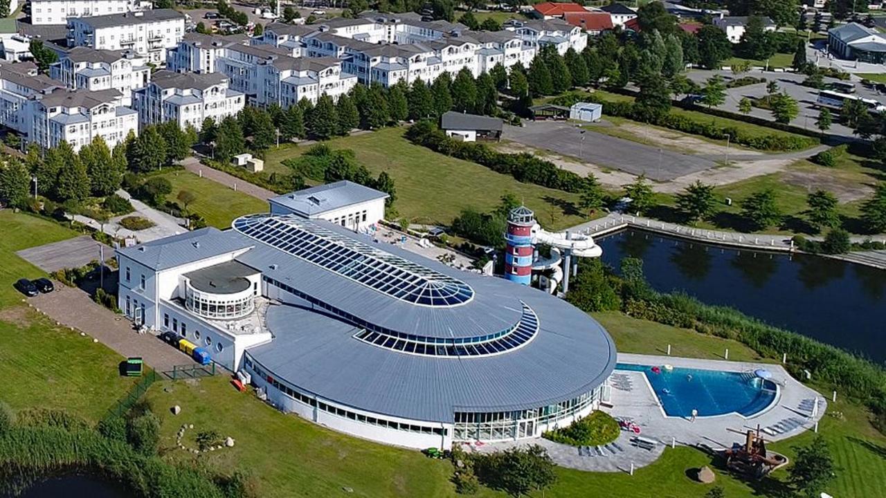 Wg Bernstein - Reetdachhaus - Ruhe Und Seeblick Зеллин Экстерьер фото