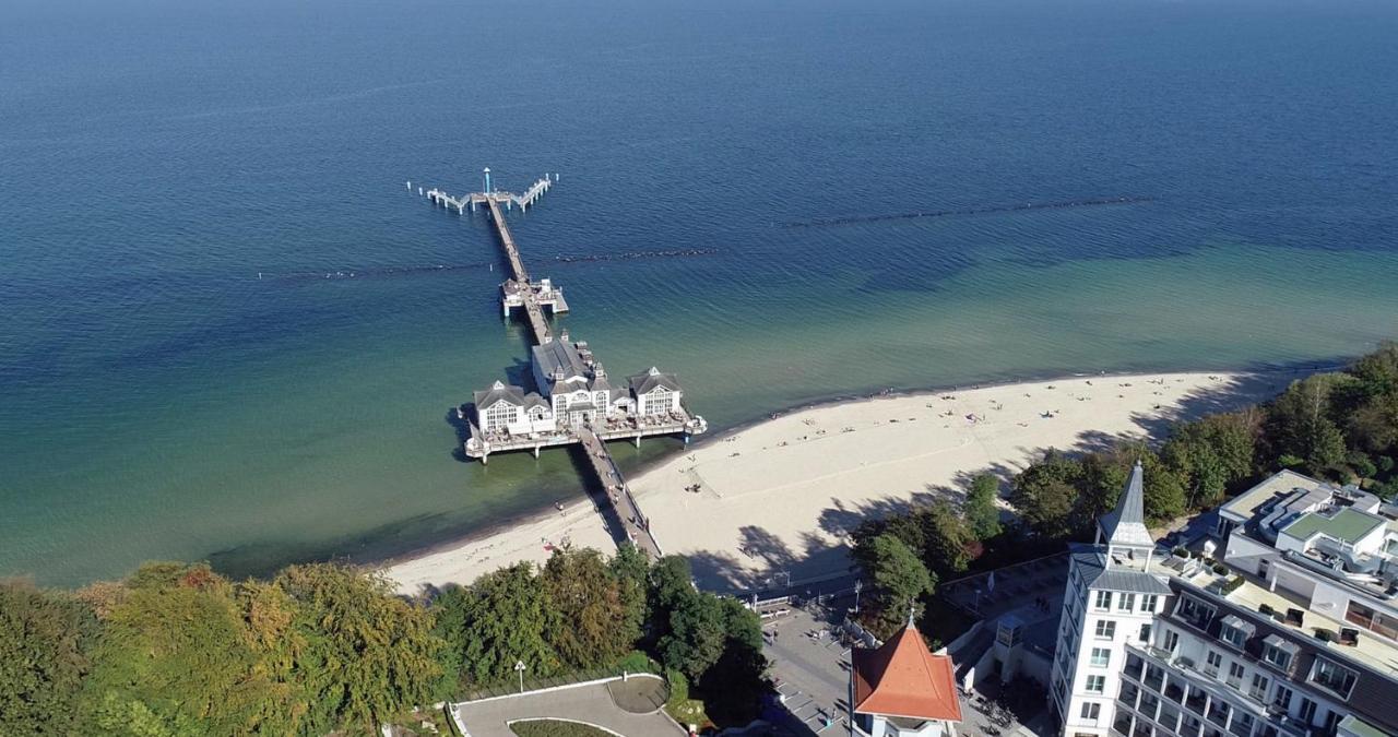 Wg Bernstein - Reetdachhaus - Ruhe Und Seeblick Зеллин Экстерьер фото